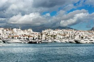 yates en Puerto Banús